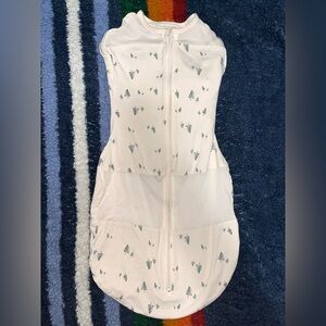 Happiest Baby Sleepea Ivory Pine swaddle